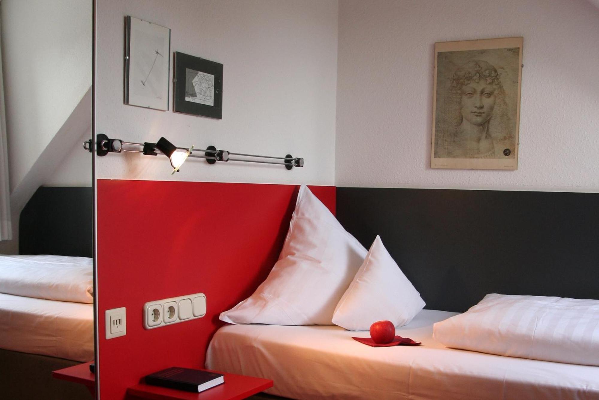Hotel Am Main Veitshöchheim Rum bild