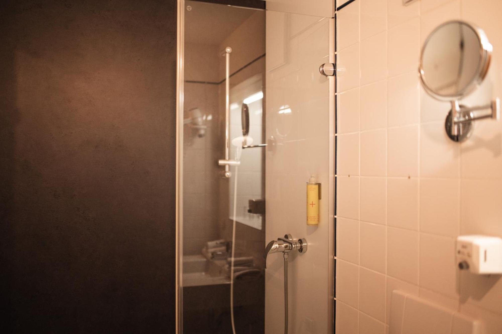 Hotel Am Main Veitshöchheim Rum bild