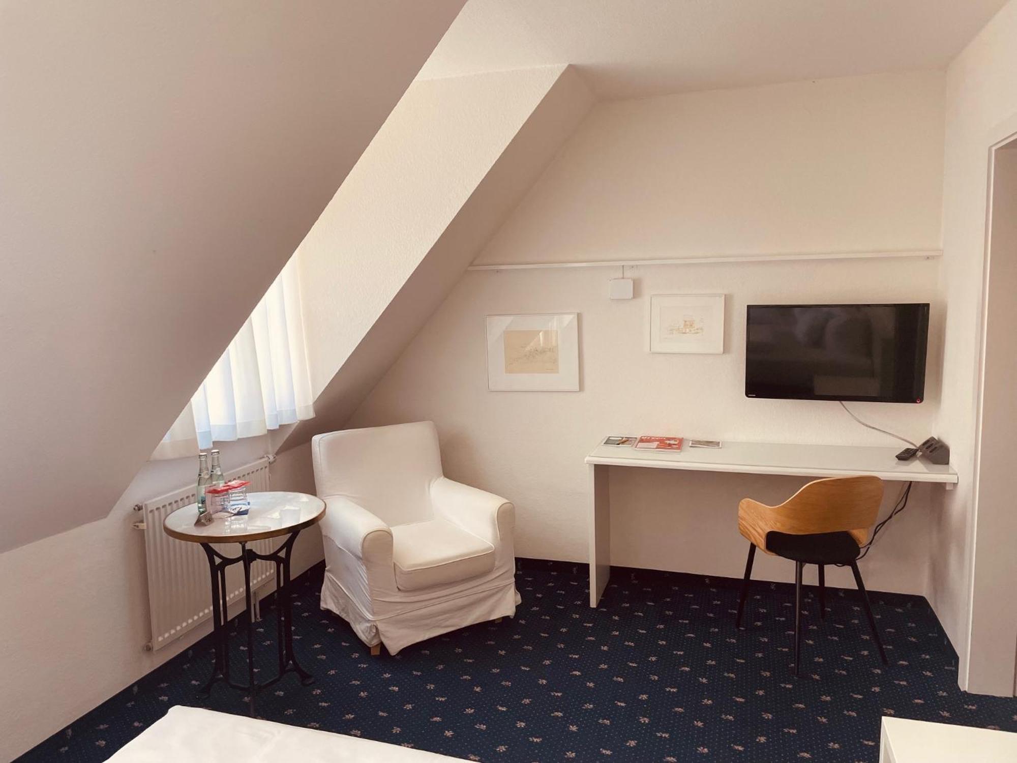 Hotel Am Main Veitshöchheim Rum bild